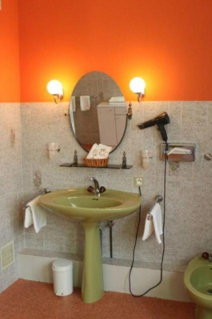 Aux Armes De France Hotel Ammerschwihr Szoba fotó