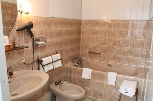 Aux Armes De France Hotel Ammerschwihr Szoba fotó